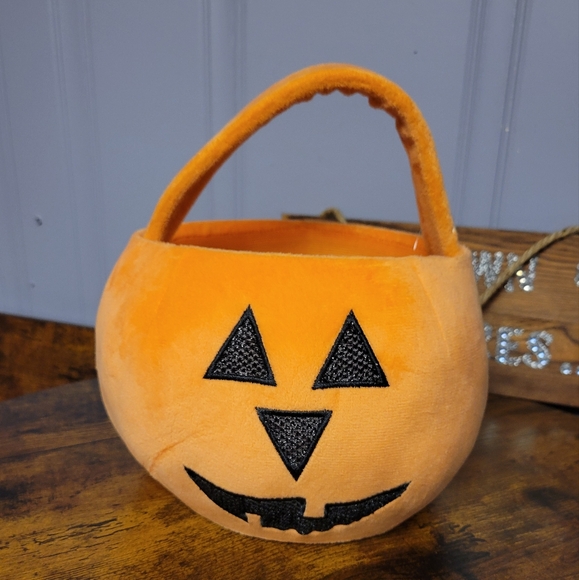 🛒🛍️💥NWT Hyde and Eek Pumpkin Trick-or-Treat Basket for Kids - Picture 1 of 11